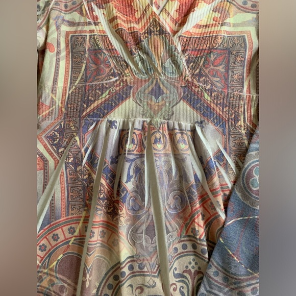 Romeo Juliet couture light weight knit top - Picture 2 of 8